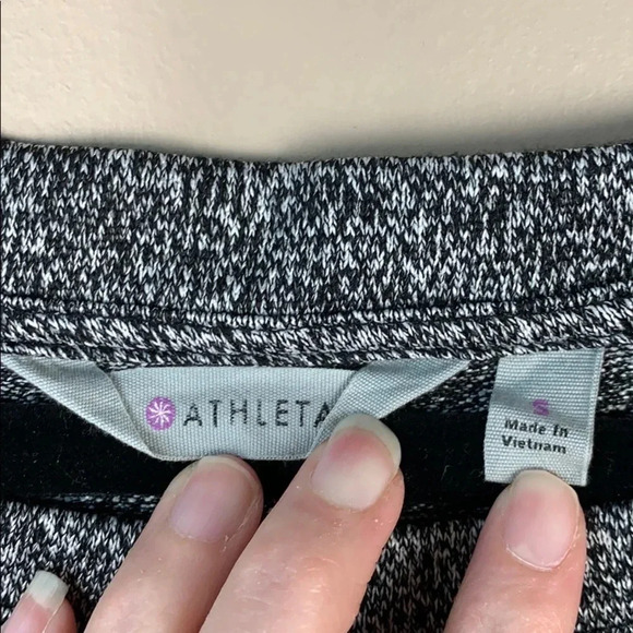 Athleta heathered black long sleeve top sm - Picture 3 of 6